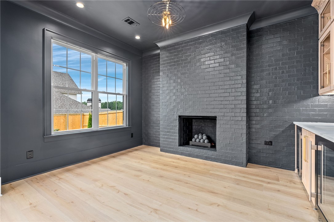 800 SUMMERLIN CIRCLE