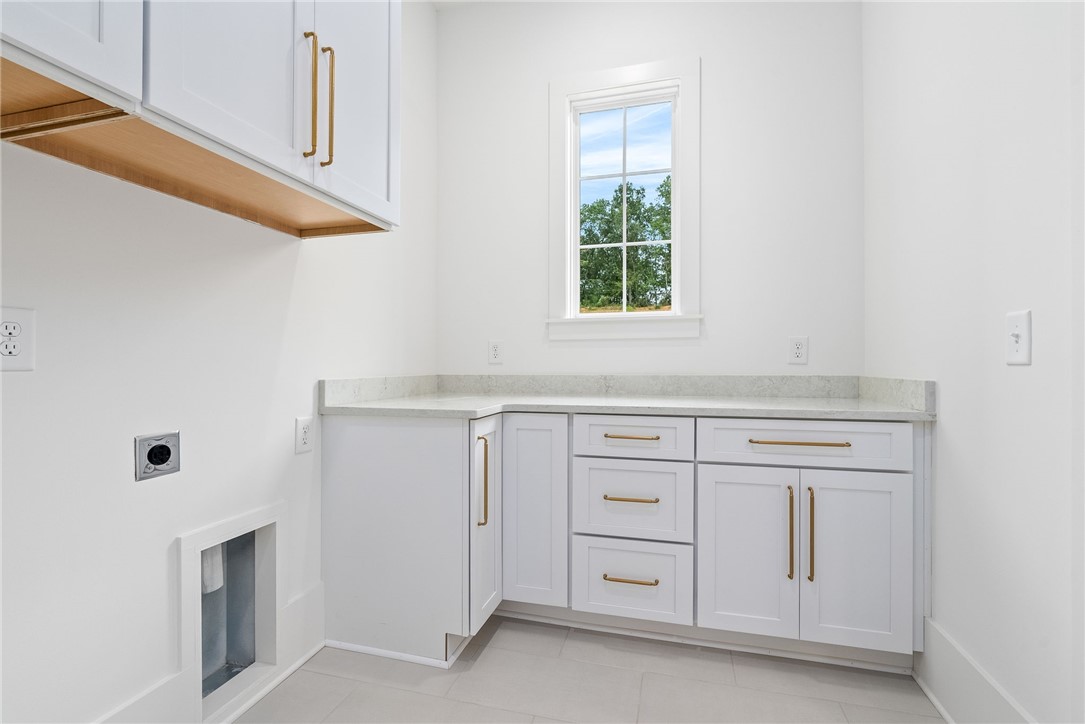 800 SUMMERLIN CIRCLE