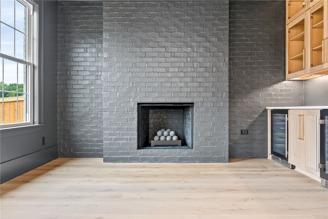 800 SUMMERLIN CIRCLE