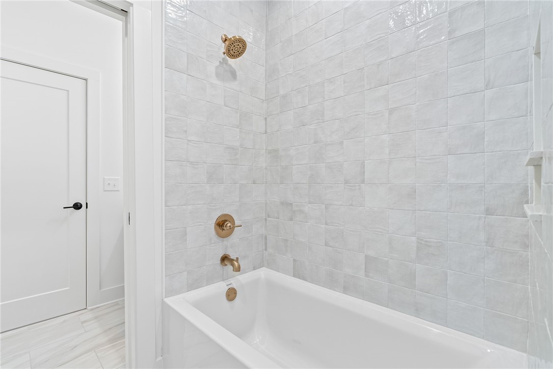 800 SUMMERLIN CIRCLE