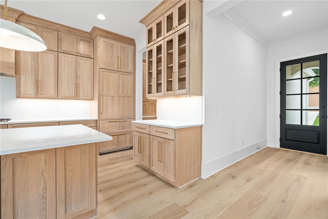 800 SUMMERLIN CIRCLE