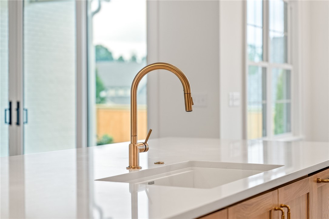 800 SUMMERLIN CIRCLE