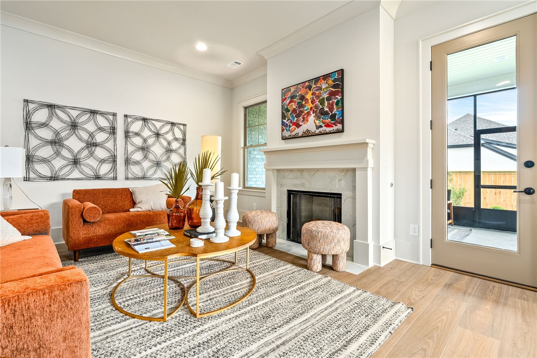 812 SUMMERLIN CIRCLE