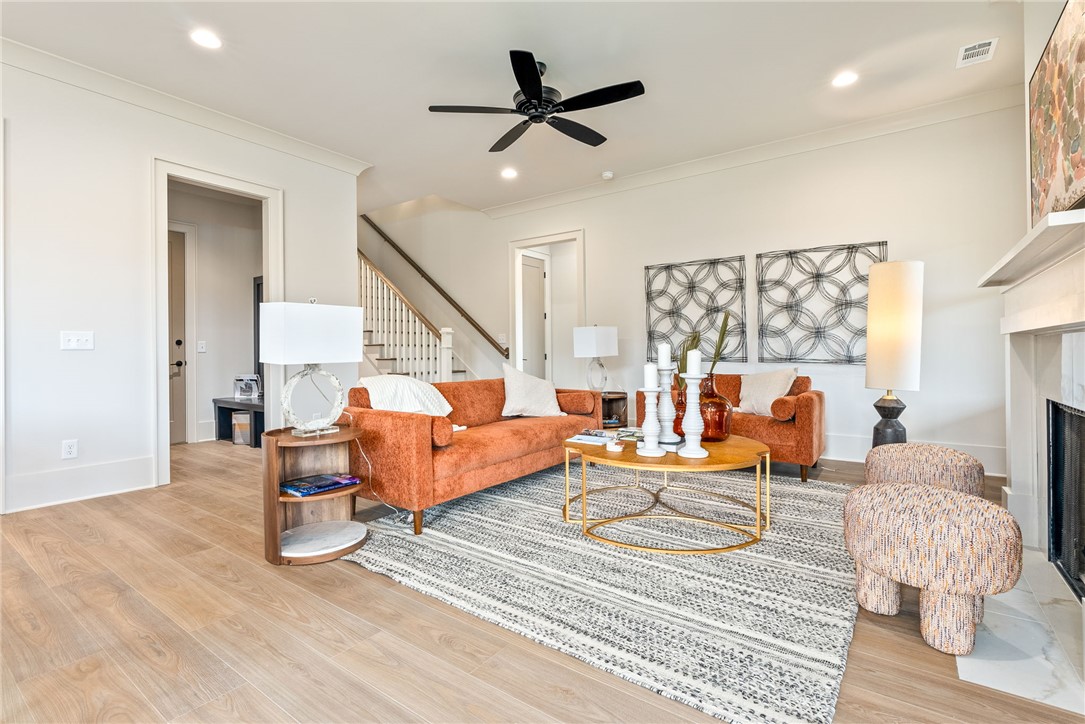 812 SUMMERLIN CIRCLE