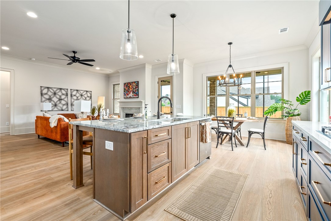 812 SUMMERLIN CIRCLE