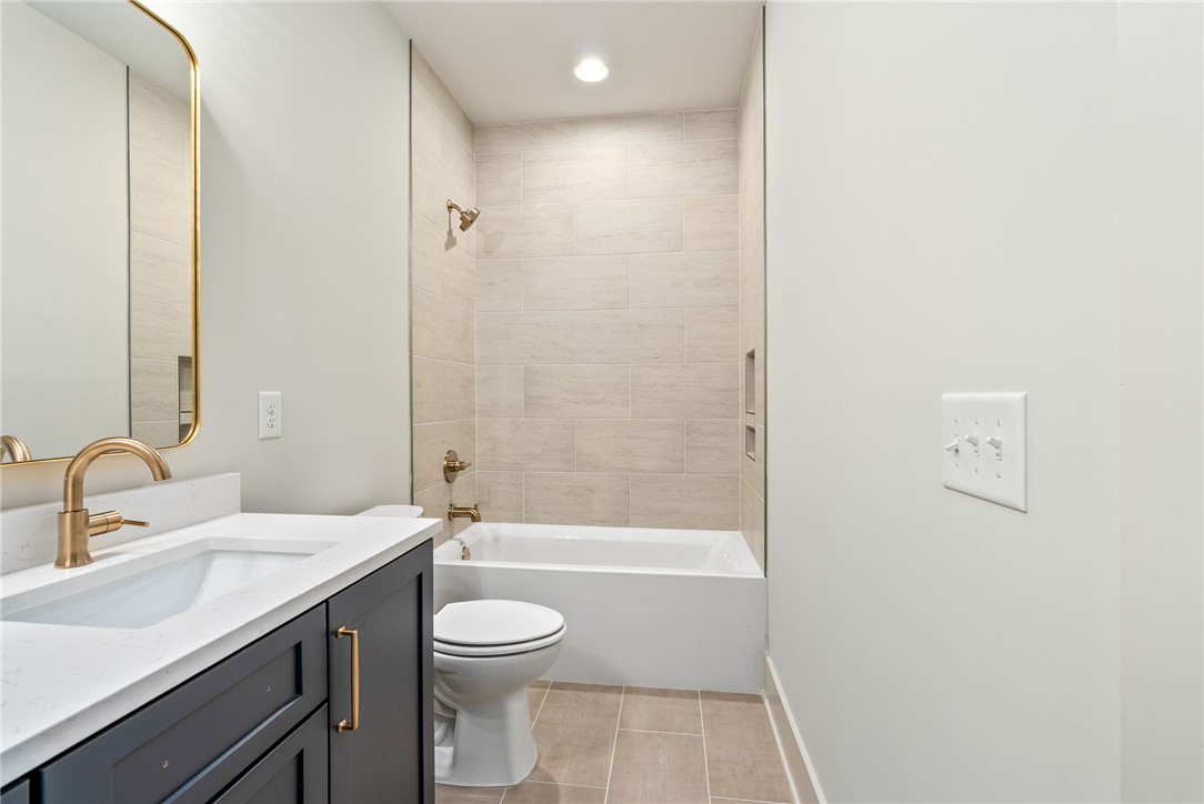 812 SUMMERLIN CIRCLE