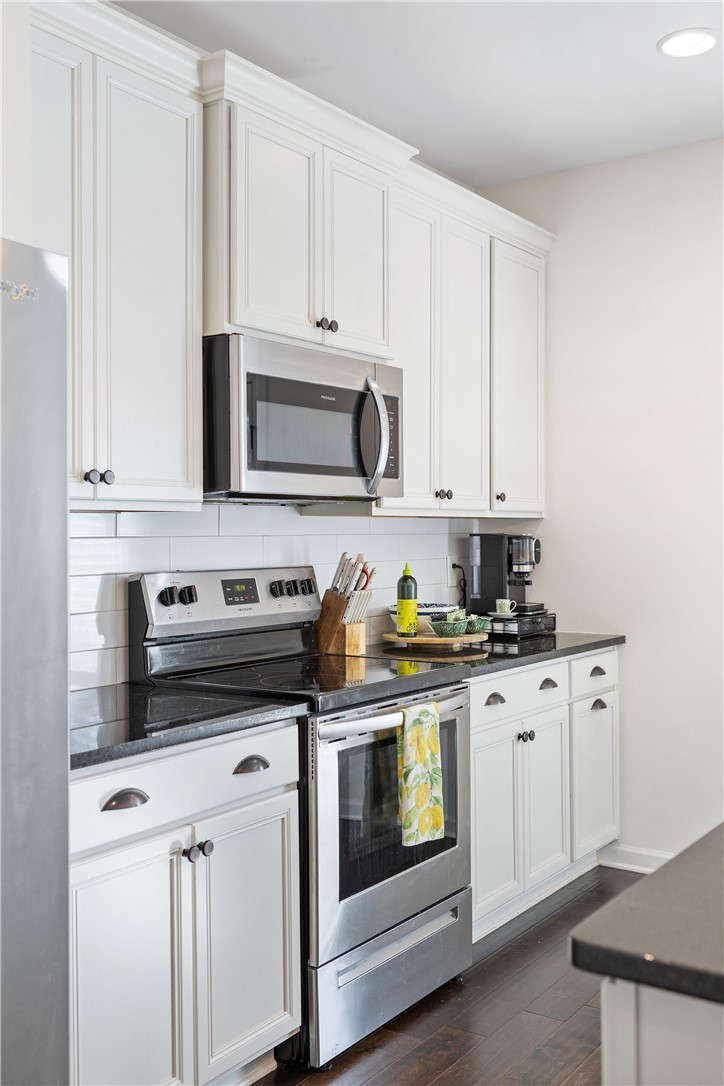 1626 CREEKSTONE DRIVE