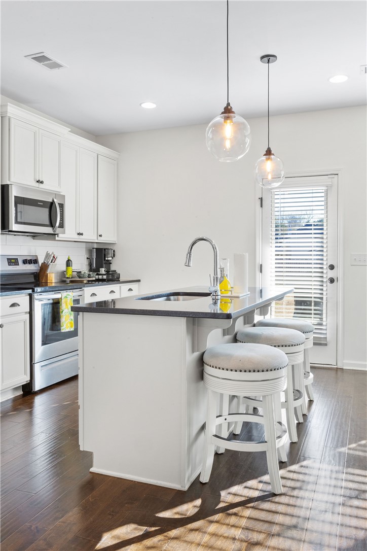 1626 CREEKSTONE DRIVE