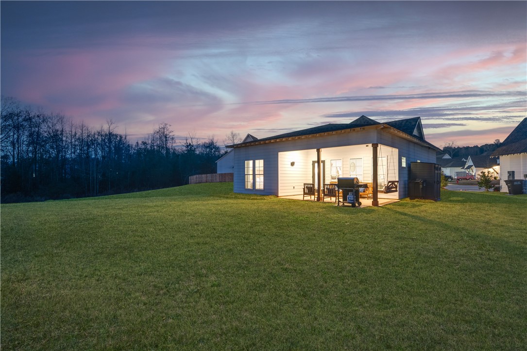 1222 WOODLAND CIRCLE