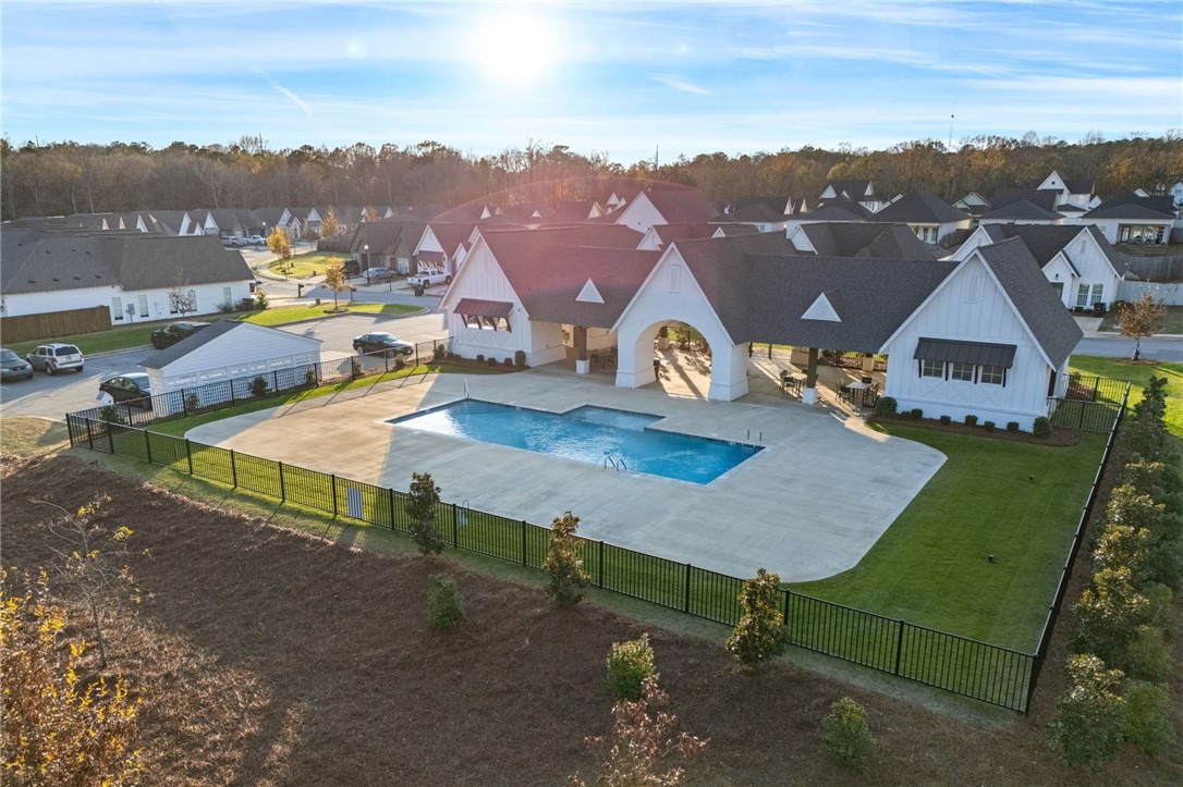 1222 WOODLAND CIRCLE