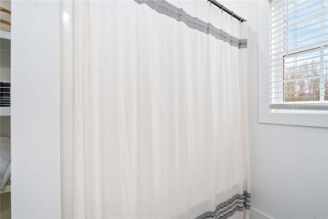 1222 WOODLAND CIRCLE