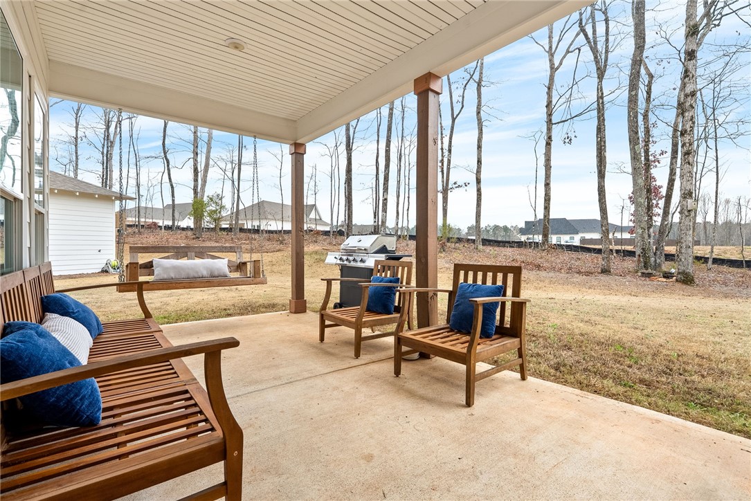 1222 WOODLAND CIRCLE
