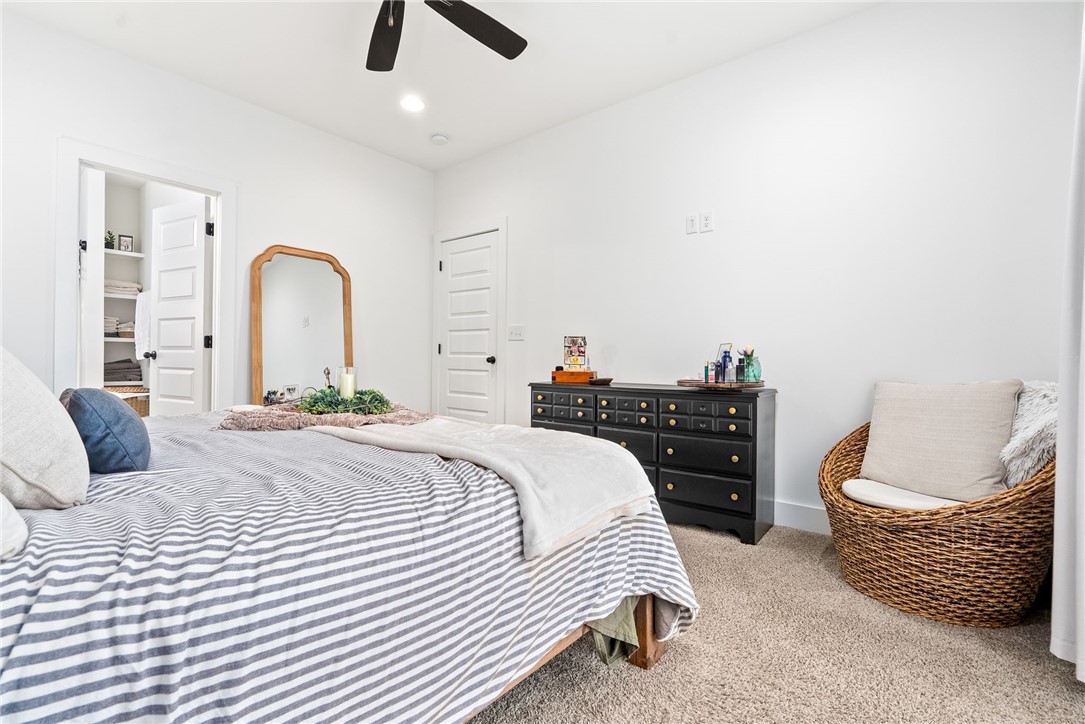 1222 WOODLAND CIRCLE