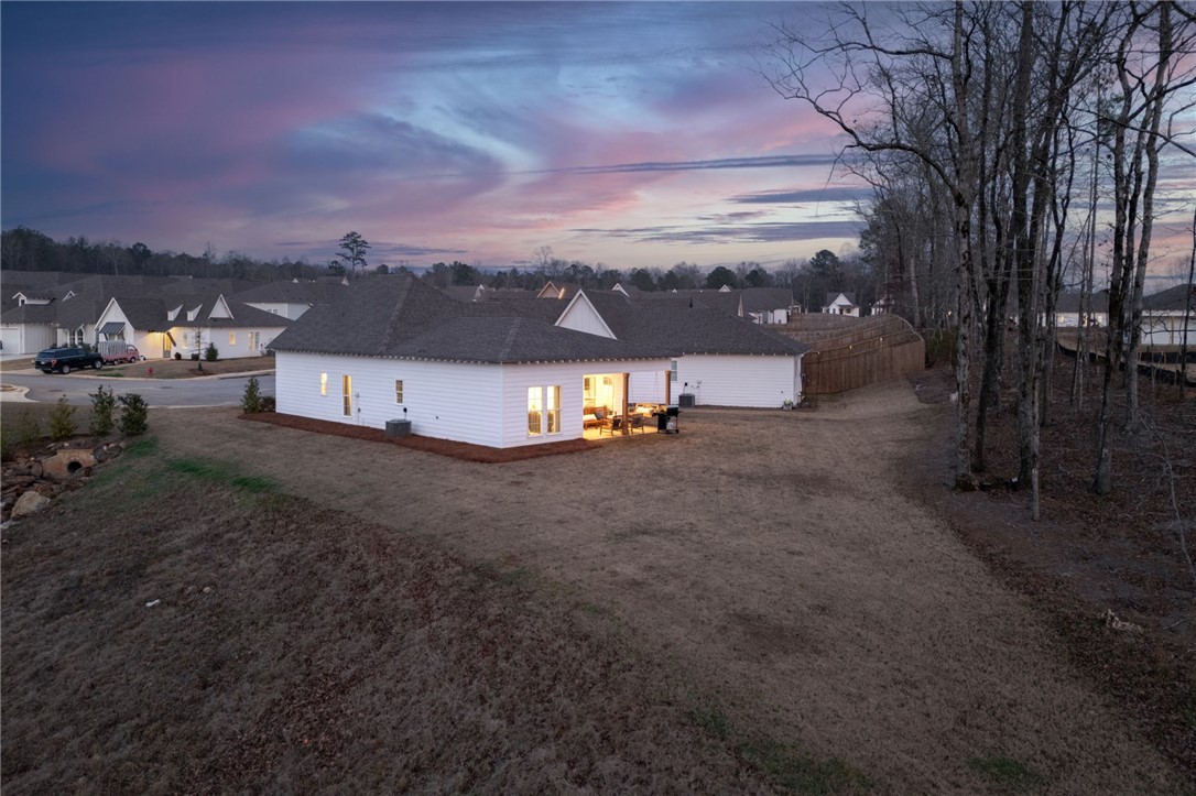 1222 WOODLAND CIRCLE