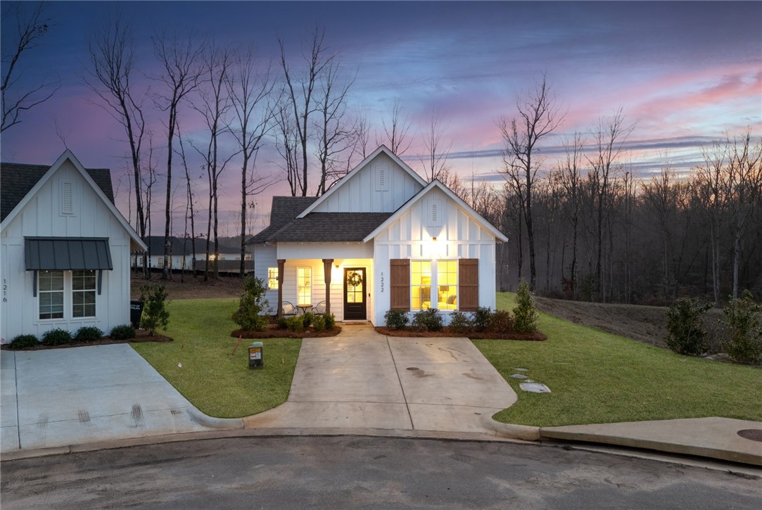1222 WOODLAND CIRCLE