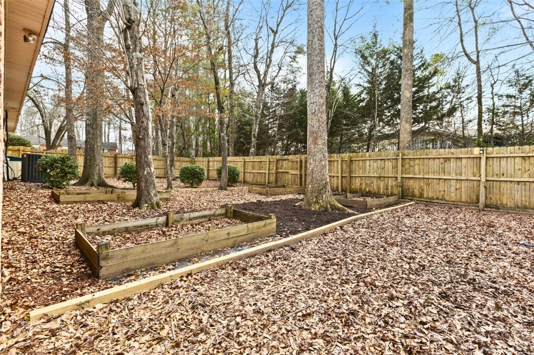 513 CROSS CREEK ROAD