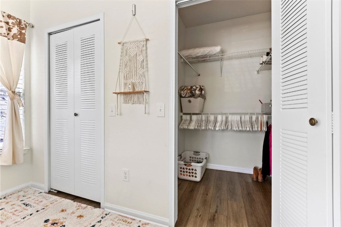 447 W LONGLEAF DRIVE 1004