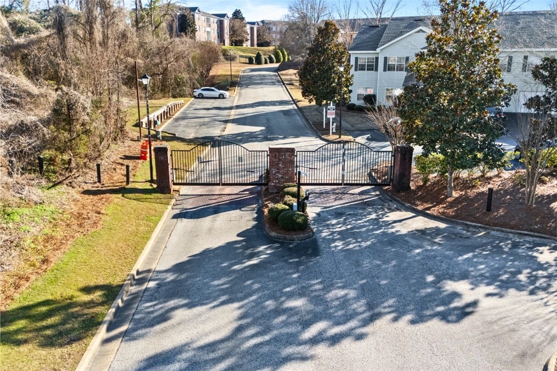 447 W LONGLEAF DRIVE 1004