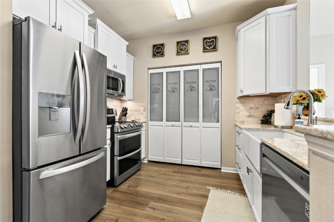 447 W LONGLEAF DRIVE 1004