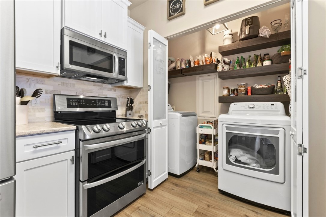 447 W LONGLEAF DRIVE 1004