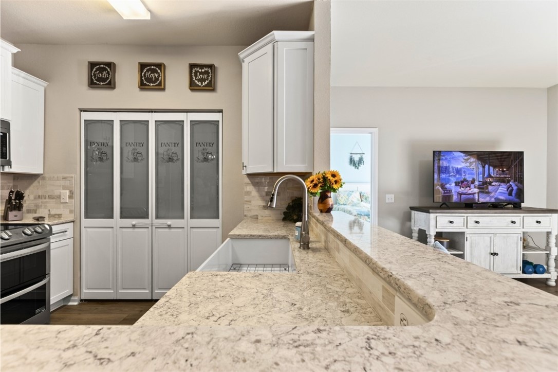 447 W LONGLEAF DRIVE 1004