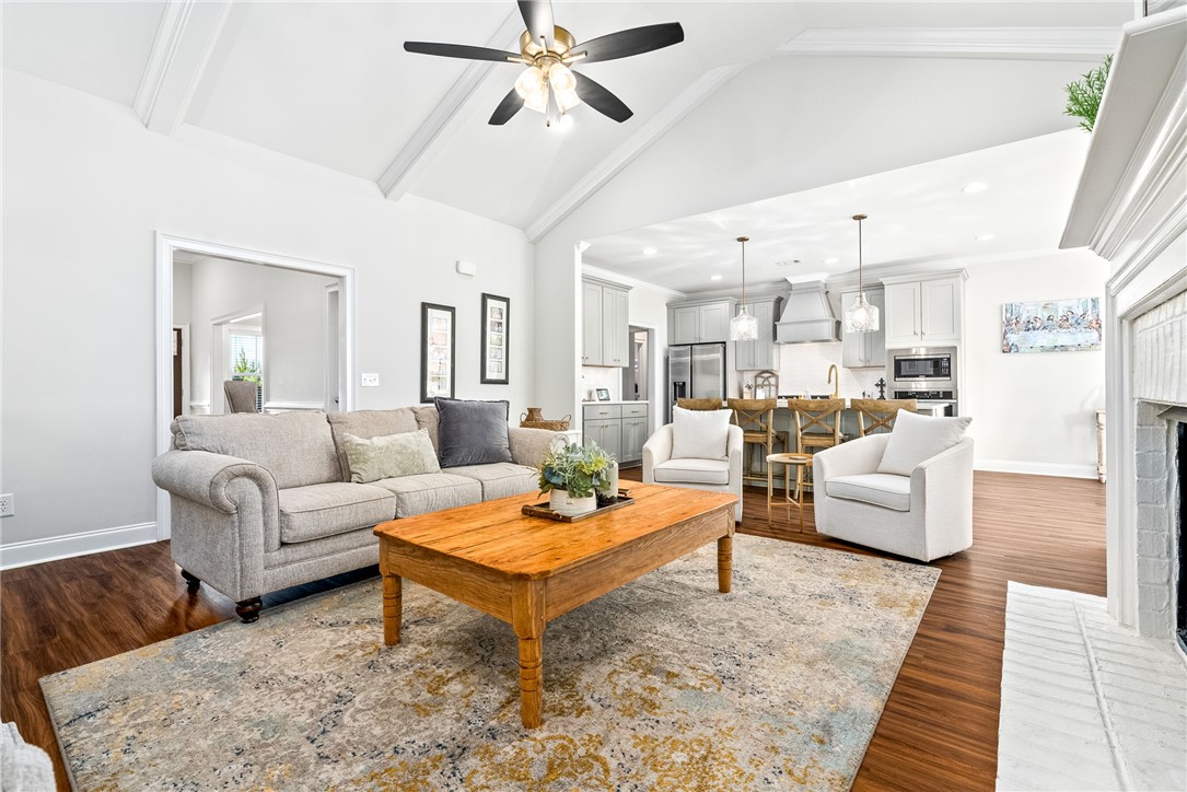 1307 GARRETT LANE
