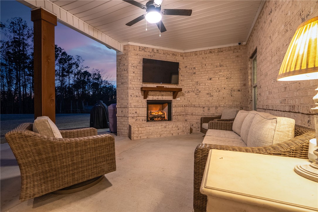 1307 GARRETT LANE