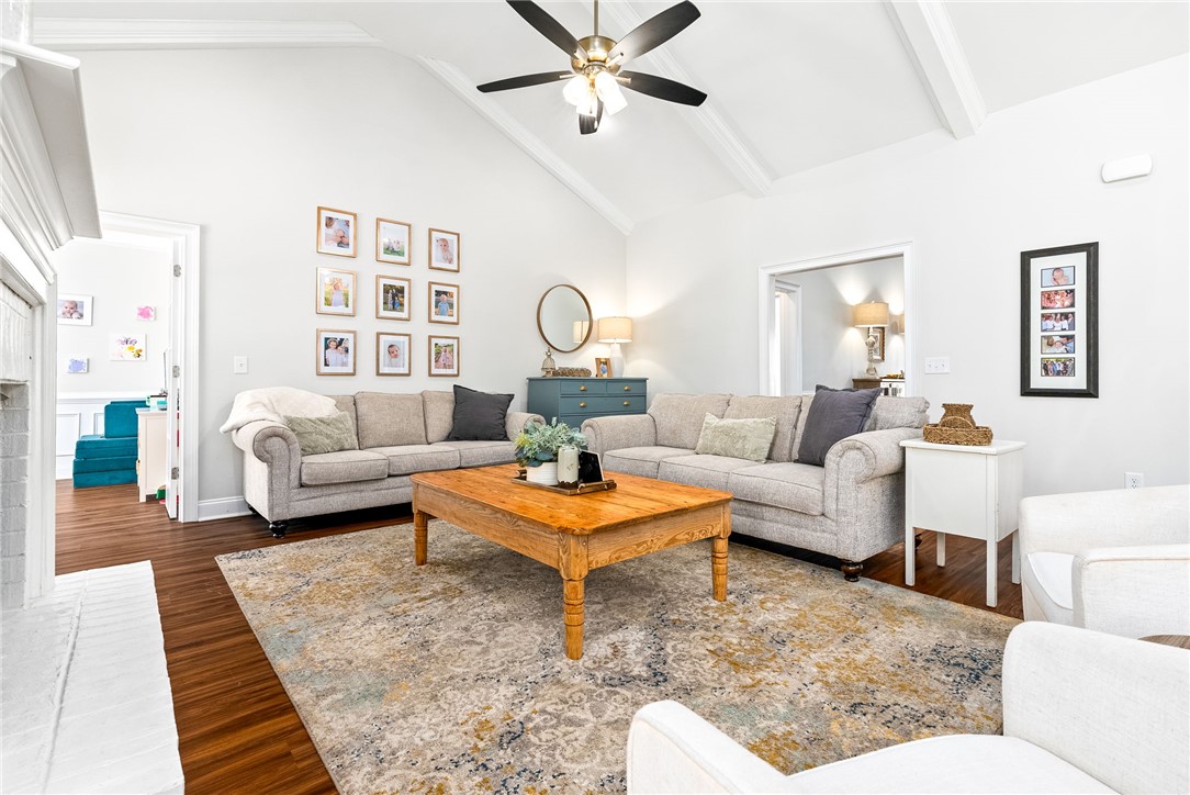 1307 GARRETT LANE