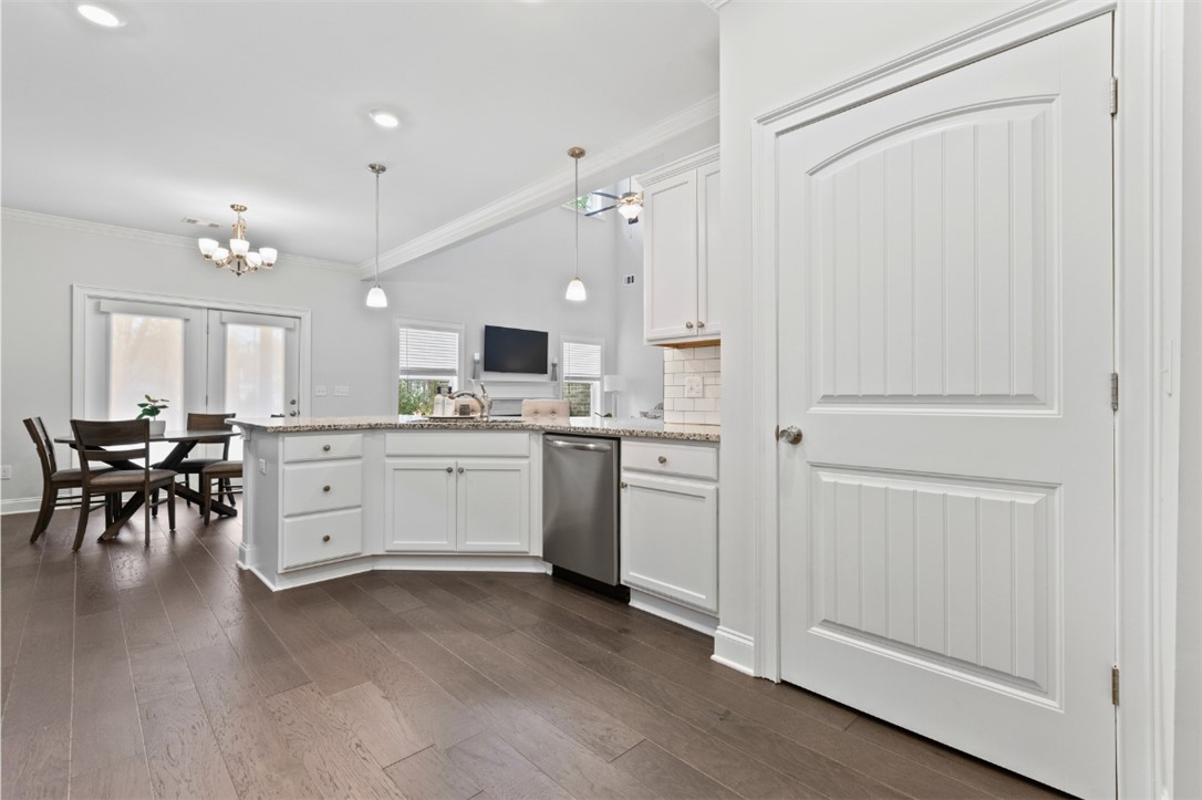 1155 STILL HUNT LANE