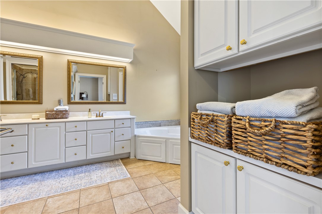 1211 INGLESIDE DRIVE