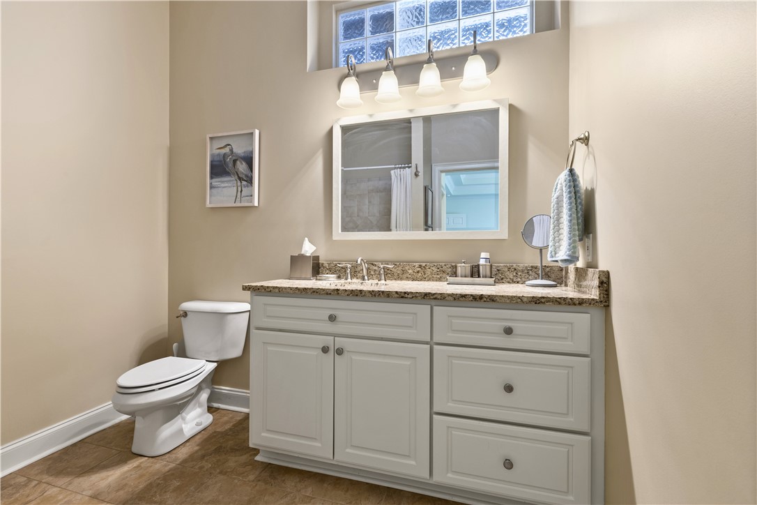 1211 INGLESIDE DRIVE