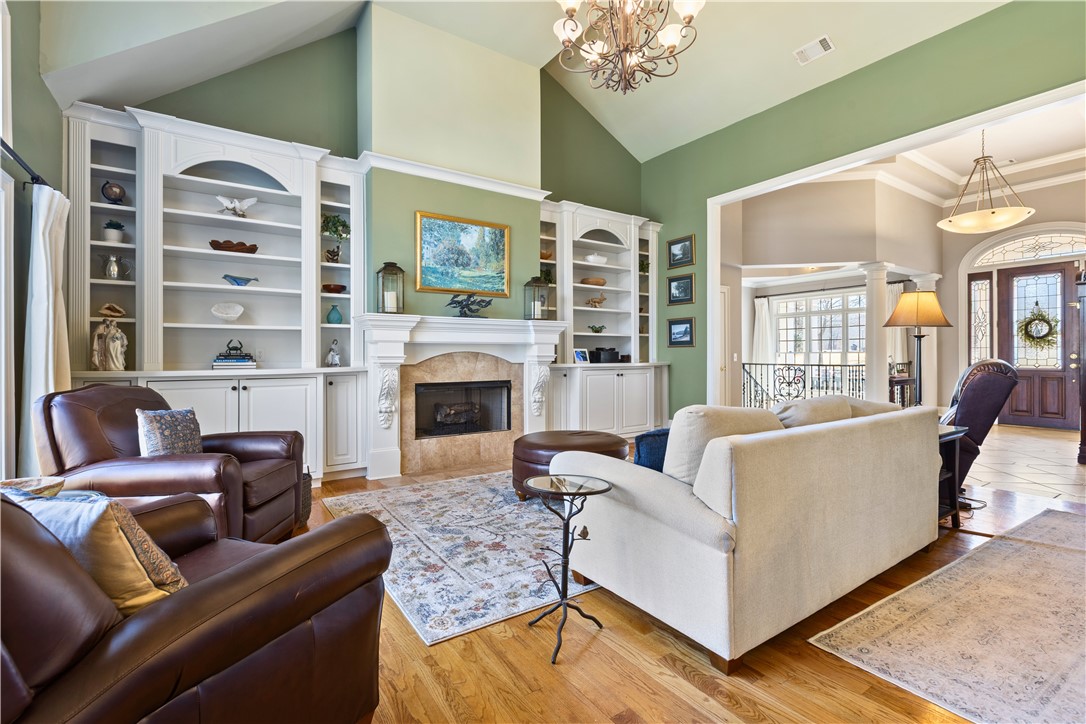 1211 INGLESIDE DRIVE