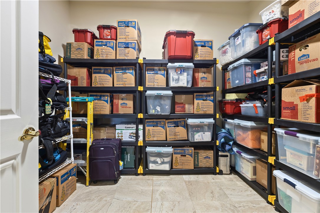 1211 INGLESIDE DRIVE