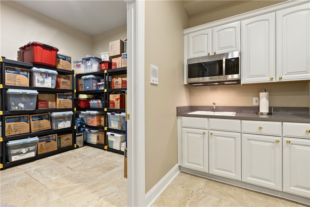 1211 INGLESIDE DRIVE