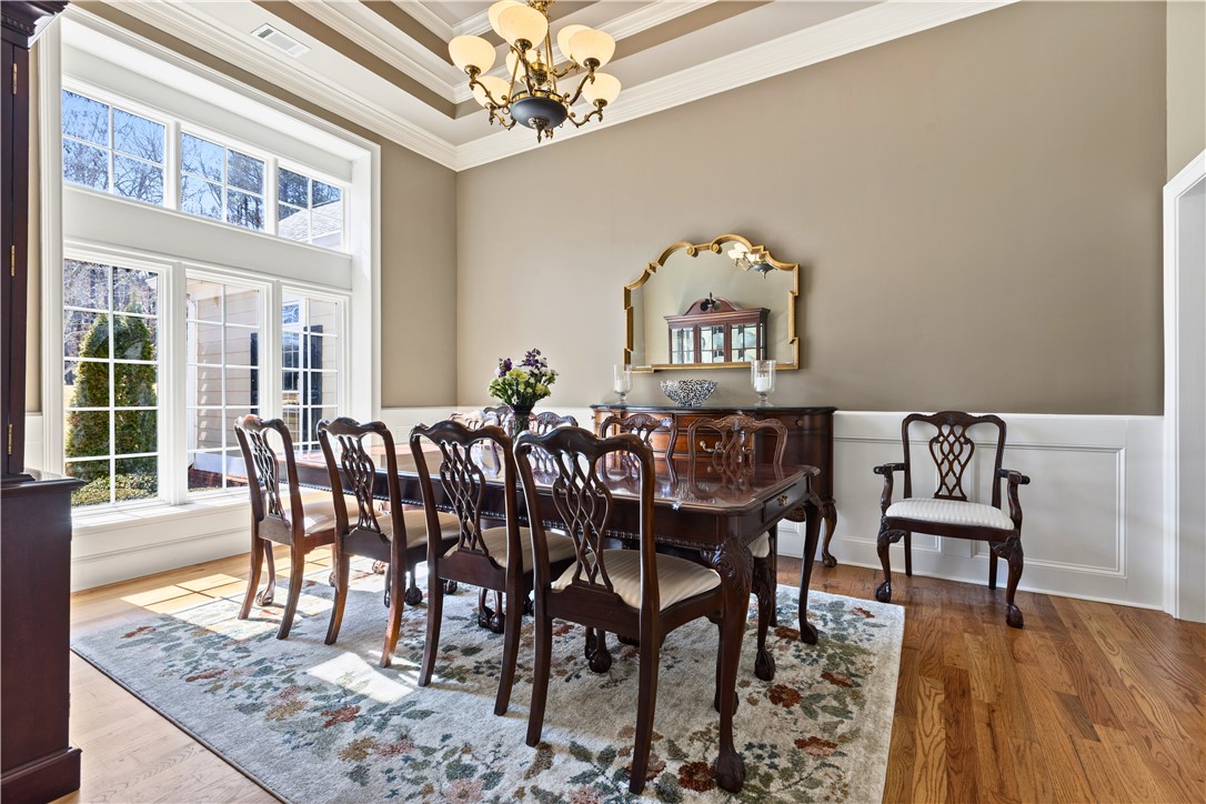 1211 INGLESIDE DRIVE