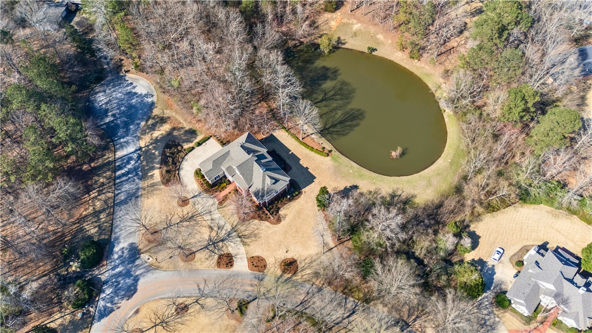 1211 INGLESIDE DRIVE