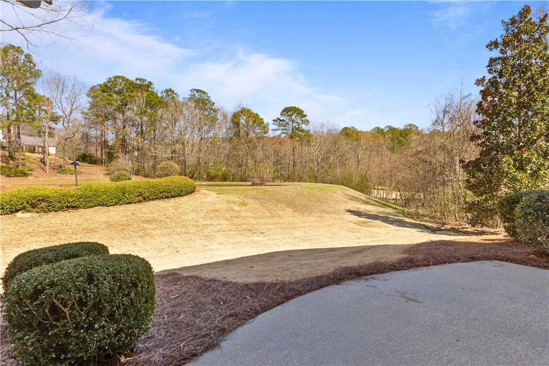 1211 INGLESIDE DRIVE