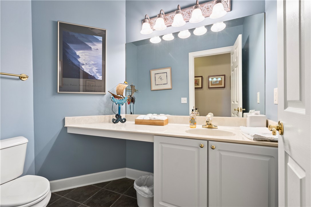 1211 INGLESIDE DRIVE