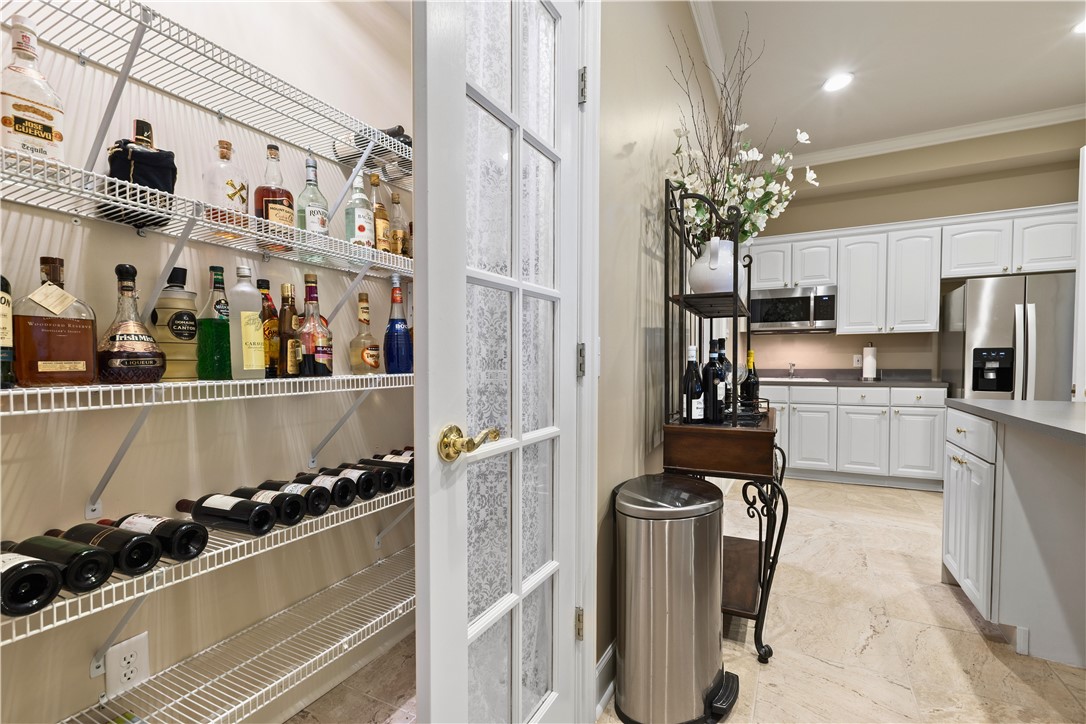 1211 INGLESIDE DRIVE