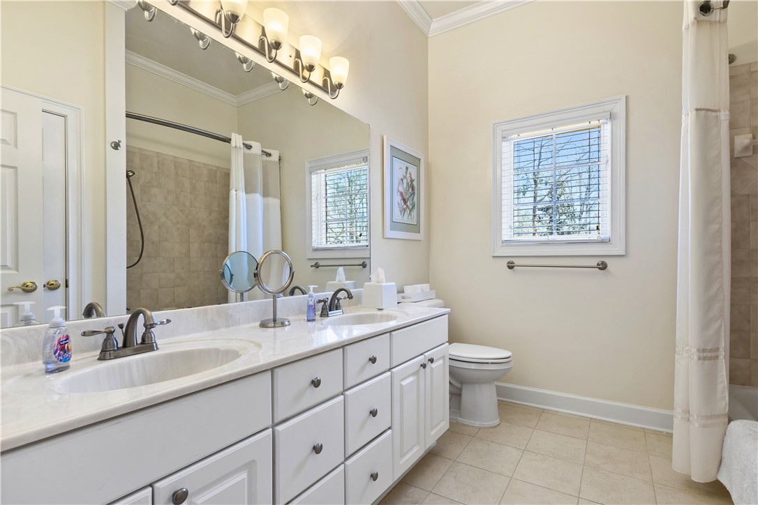 1211 INGLESIDE DRIVE