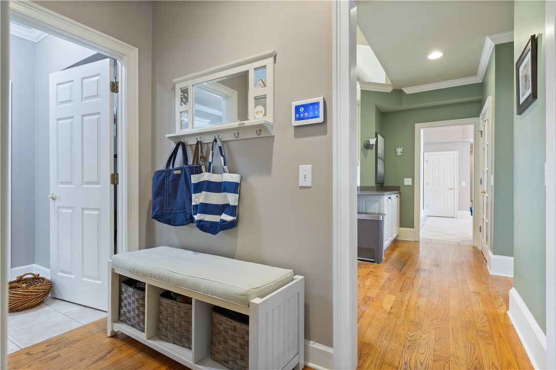 1211 INGLESIDE DRIVE