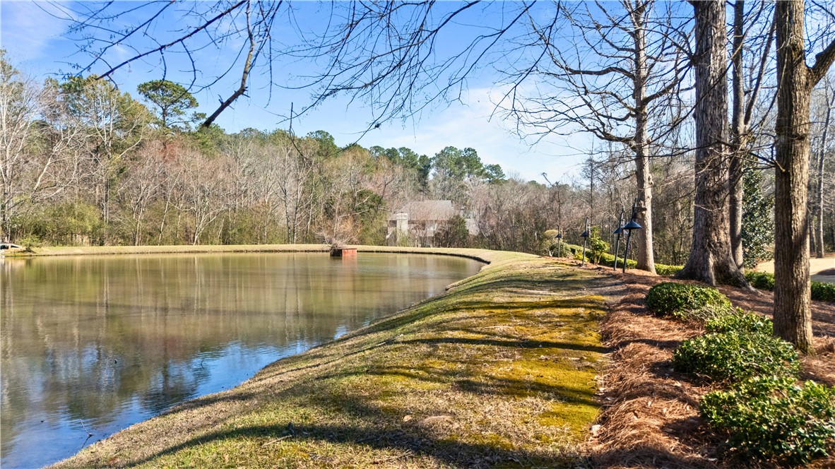 1211 INGLESIDE DRIVE