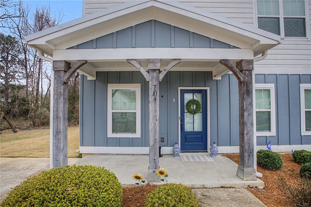 704 NORTHERN VILLAGE COURT