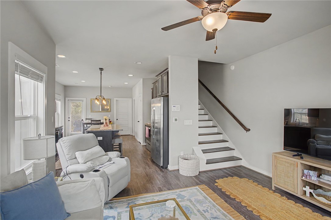 704 NORTHERN VILLAGE COURT