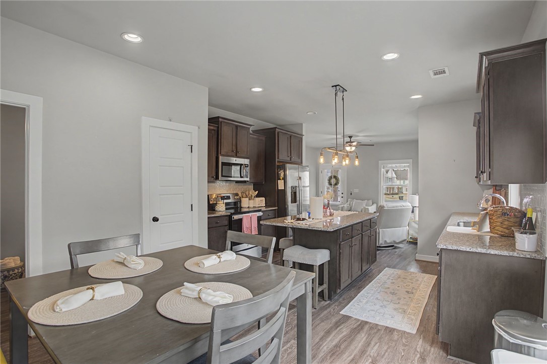 704 NORTHERN VILLAGE COURT