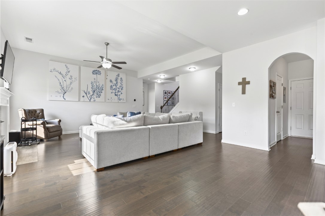 863 W RICHLAND CIRCLE