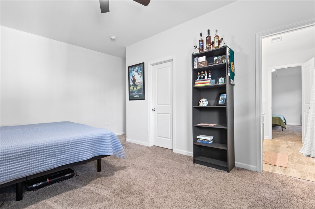 863 W RICHLAND CIRCLE