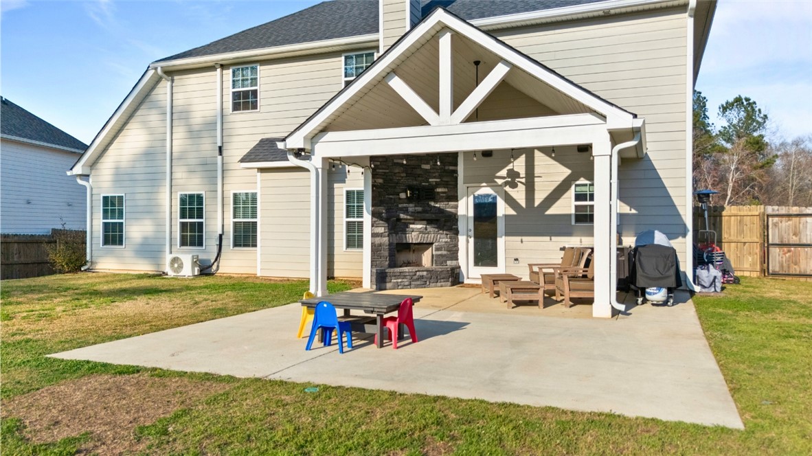 863 W RICHLAND CIRCLE