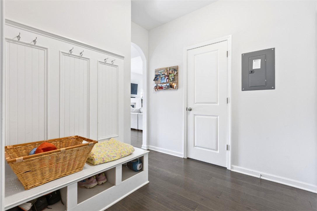 863 W RICHLAND CIRCLE