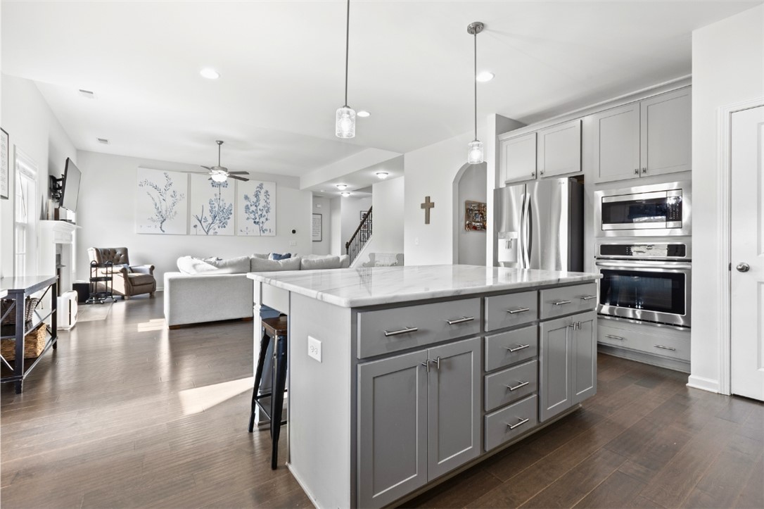 863 W RICHLAND CIRCLE